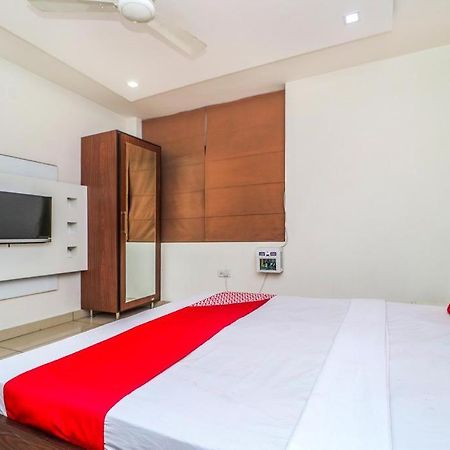Hotel Sartaj Ludhiana Esterno foto